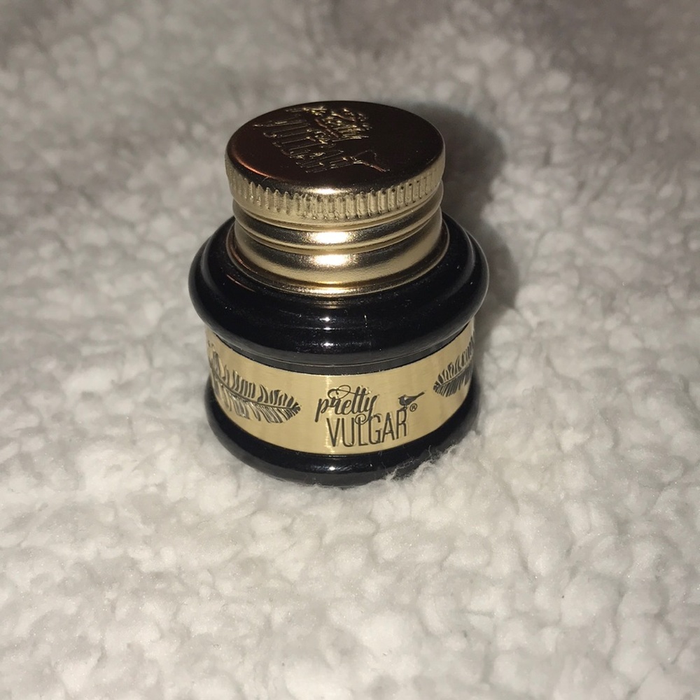 brand: pretty vulgar, gel eyeliner